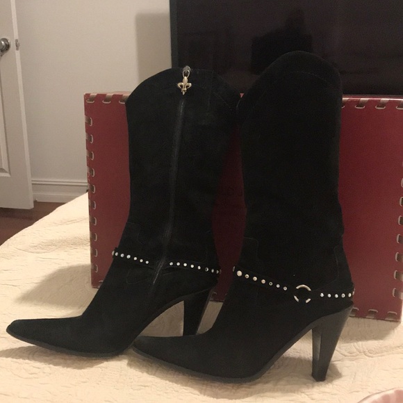 Boots - Picture 3 of 3